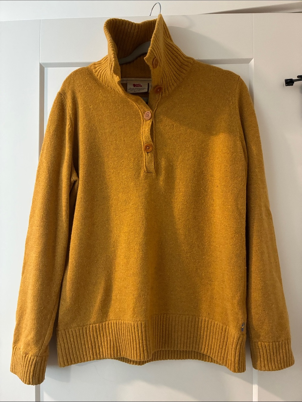 FJALL RAVEN-Women’s Mustard Half-Button Pullover Sweater